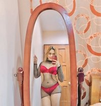 Queen Bee - Transsexual escort in Cebu City