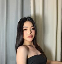 QUEEN BIG COCK JUST ARRIVE - Transsexual escort in Bangkok Photo 1 of 14