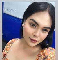 Queen Carly - Transsexual escort in Manila