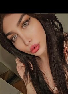 Queen Dana - Acompañantes transexual in Windsor Photo 7 of 9