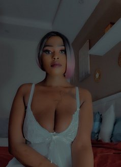 Queen Dee - escort in Riyadh Photo 4 of 4