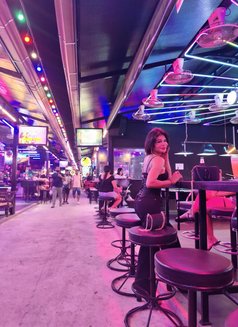 Queen Domin Ashh7 - Transsexual dominatrix in Bangkok Photo 1 of 8
