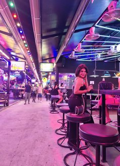 Queen Domin Ashh7 - Transsexual dominatrix in Bangkok Photo 2 of 8