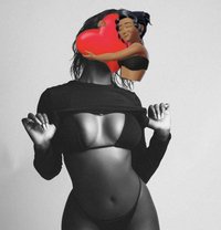 Queen Domination - puta in Kampala