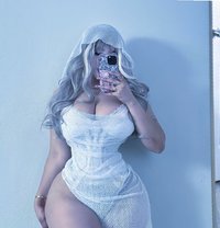 Queen - escort in Erbil