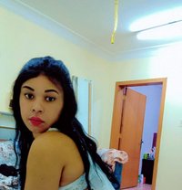 Queen - escort in Madinah