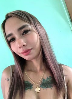 Queen - puta in Makati City Photo 10 of 24