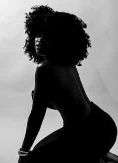 Queen Gfe - escort in Dubai Photo 2 of 7