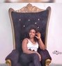 Queen - puta in Accra Photo 1 of 3