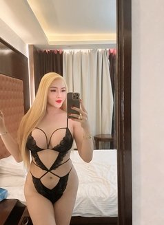 QUEEN GODDESS NATASHA - Transsexual escort in Abu Dhabi Photo 4 of 18