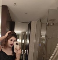 "Queen in my natural Body" - Acompañantes transexual in Bangalore