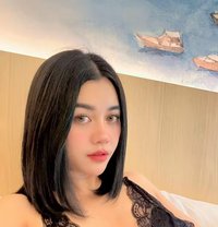 Queen - escort in Singapore