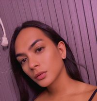 Queen J - Transsexual escort in Manila