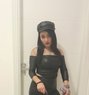 Queen Jeny - puta in Beirut Photo 2 of 7