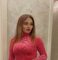 Queen Jeny - escort in Beirut Photo 4 of 7