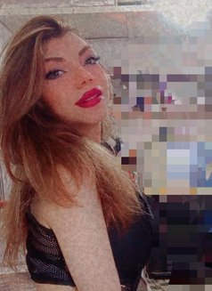 Queen JIJI - Acompañantes transexual in Beirut Photo 15 of 16