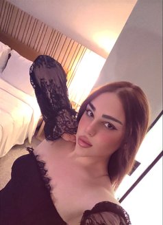 Queen JIJI ๐ฑ๐ง - Transsexual escort in Dubai Photo 2 of 28