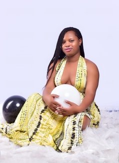 Queen - Transsexual escort in Nairobi Photo 19 of 20