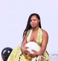 Queen - Transsexual escort in Nairobi