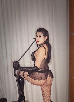 Queen (Lady Mistress ) - dominatrix in Al Manama Photo 6 of 10