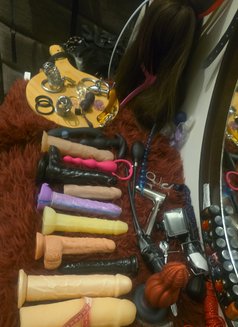 Queen (Lady Mistress ) - dominatrix in Al Manama Photo 6 of 6