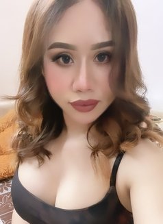 Queen Lucy (visitor) - Transsexual escort in New Delhi Photo 17 of 28