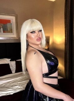 Queen Masha BIG Load - Transsexual escort in Abu Dhabi Photo 13 of 17