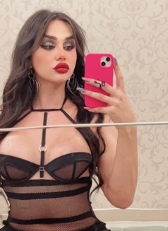Queen_Mimi - Transsexual escort in Beirut Photo 3 of 11