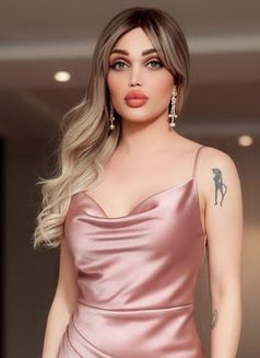 Queen naya - Transsexual escort in Beirut Photo 9 of 10