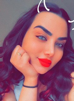 Queen Naya - Transsexual escort in Damascus Photo 7 of 7