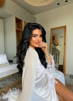 Queen Nayef Full Services in Town - Transsexual escort in Dubai Photo 10 of 10