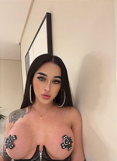 Queen Nikki - Transsexual escort in Riyadh Photo 5 of 7