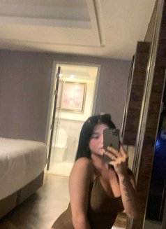 Queen of Egyptian Blowjob - Transsexual escort in Singapore Photo 2 of 4