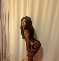 QUEEN OF HEARTS - escort in Beirut