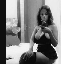 Queen GFE - puta in Mumbai Photo 4 of 8