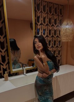 Queen of squirt and doggy style - puta in Bali Photo 19 of 20