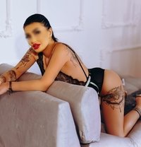 Queen of the Amber party. - escort in Bucharest