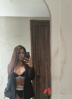 Queen olivia - Transsexual escort in Casablanca Photo 16 of 27