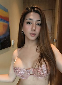 QUEEN OLIVIA /poppers - Transsexual escort in Abu Dhabi Photo 9 of 21
