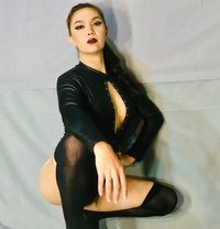 QUEEN POLYNE - Transsexual escort in Hong Kong Photo 21 of 23