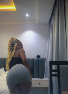 Queen Promzy - escort in Lagos, Nigeria Photo 9 of 12