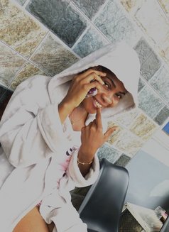 Queen Promzy - escort in Lagos, Nigeria Photo 10 of 12