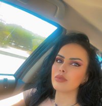Queen R - masseuse in Beirut