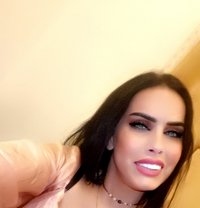 Queen R - masseuse in Beirut