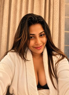 Queen Rani real meet & Cam show 🤍 - escort in Mumbai Photo 2 of 12
