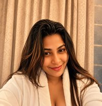 Queen Rani real meet & Cam show 🤍 - escort in Mumbai