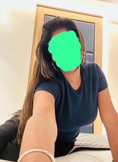 Queen rani Real meet& Camshow - escort in Mumbai Photo 3 of 17