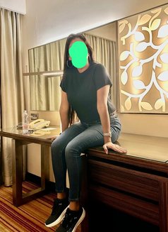 Queen rani Real meet& Camshow - escort in Mumbai Photo 9 of 17