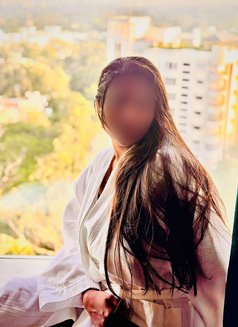 Queen Rani real meet & Camshow - escort in Mumbai Photo 2 of 5