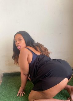 Queen Regina - escort in Noida Photo 5 of 6